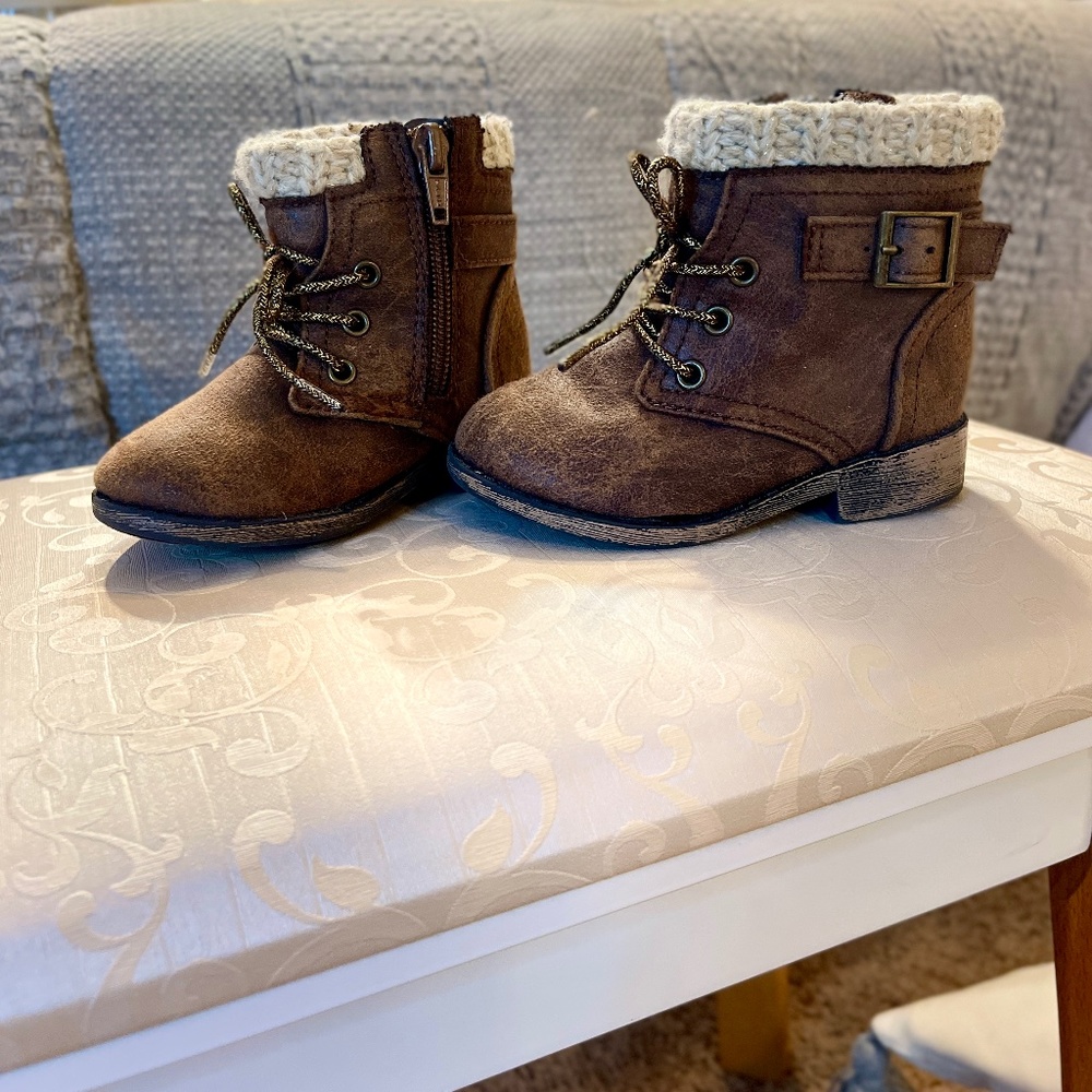 Garanimals Baby Boots Size 5